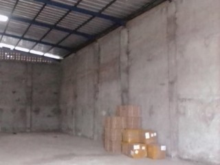 Location entrepot 800 m2 à Yopougon-zone industrielle