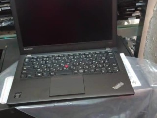 LENOVO ThinkPad X240 Core i5 Quasi Neuf