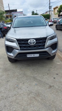 4x4-neuf-fortuner-2021-a-louer-big-2
