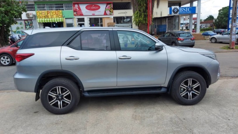 4x4-neuf-fortuner-2021-a-louer-big-3