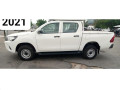 2021-toyota-hilux-small-0