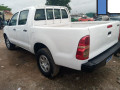 2013-toyota-hilux-small-3