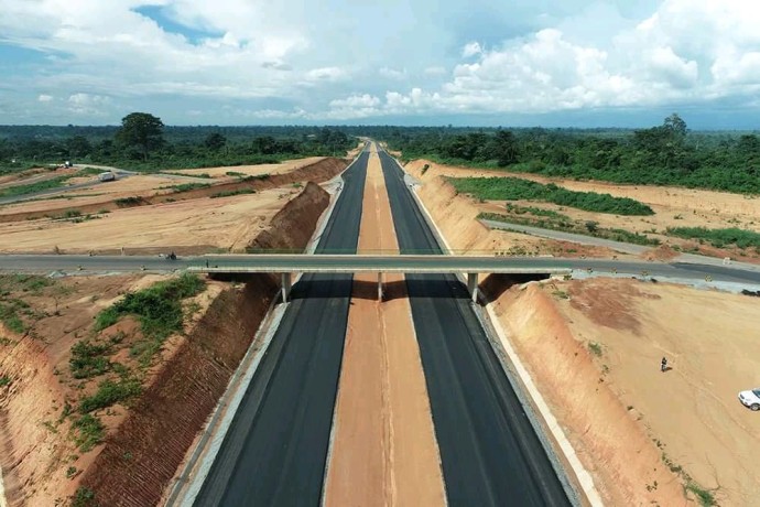 terrain-en-vente-a-yamoussoukro-en-bordure-de-lautoroute-big-1