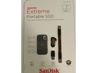 Disque dur externe sandik extrême SSD 1To 550MB/s neuf