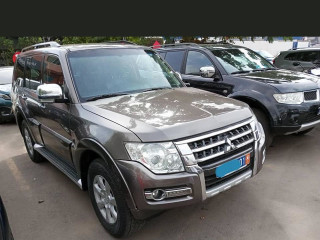 Mitsubishi PAJERO 2017