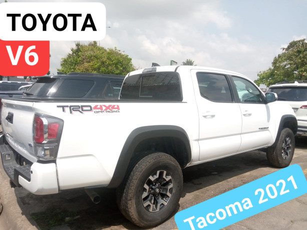 toyota-tacoma-big-2
