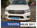 toyota-hilux-2017-small-3