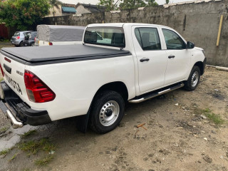 PICK-UP DOUBLE CABINE EN LOCATION