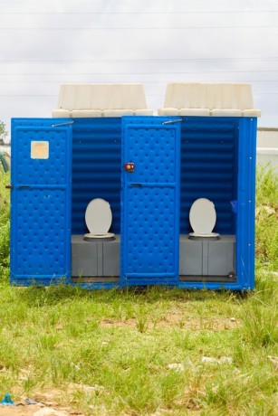 location-de-toilette-mobile-ecologique-big-0