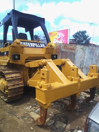 bulldozer-d7-g-importe-caterpillar-avec-ripper-big-0