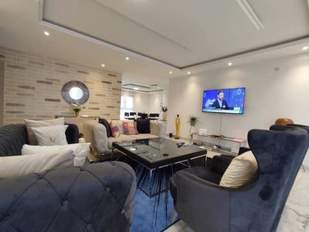 plateau-centre-location-bel-appartement-3pieces-meuble-big-2