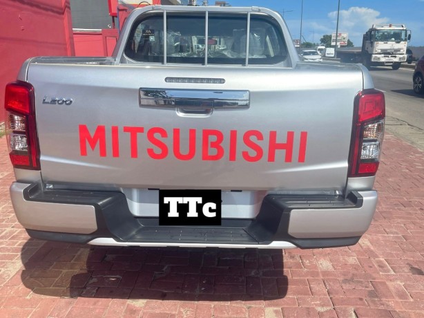 mitsubishi-l200-automatique-diesel-big-2