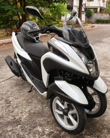 yamaha-tricity-scooter-bike-big-0