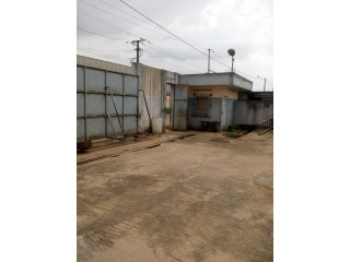 Location entrepot 5000 m2 à Yopougon- zone industrielle