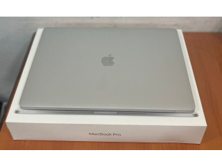 BON PC MacBook Pro Touch Bar Core i9 (Retina 16 pouce 2019)