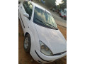 ford-focus-2001-small-4