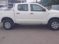 2016-toyota-hilux-small-0