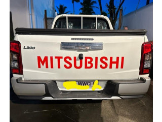 Mitsubishi L200 2023