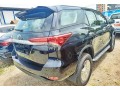 toyota-fortuner-2023-small-3