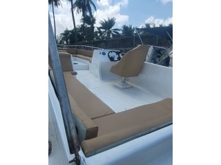 Coque bateau en polyester Abidjan