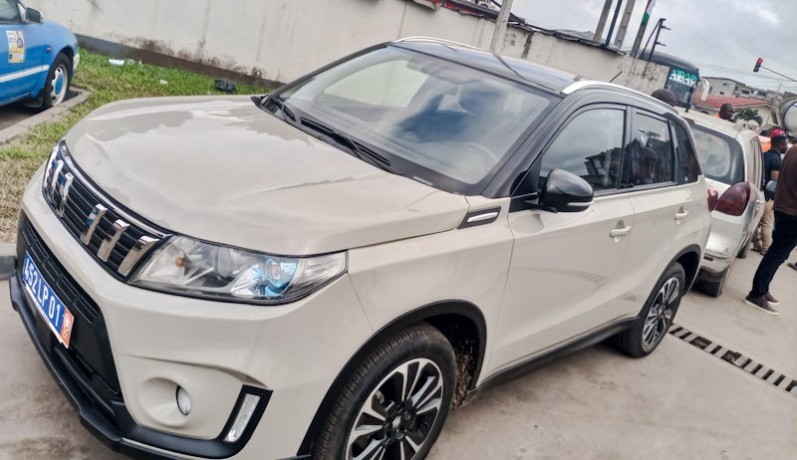 suzuki-grand-vitara-2022-big-0