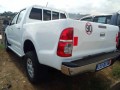 toyota-hilux-manuelle-small-3
