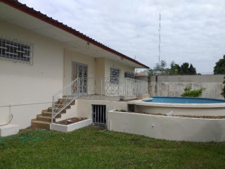 Location villa avec piscine au 2 plateaux