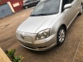 toyota-avensis-2006-manuelle-diesel-small-0