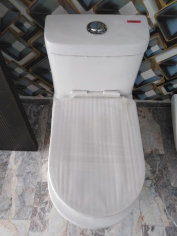 vente-lavabos-wc-quincaillerie-du-vallon-big-3