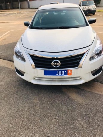 nissan-altima-big-3