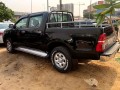 toyota-hilux-2012-small-2