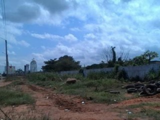 Abidjan- Cocody carrefour abata vente terrain 3ha clôturé