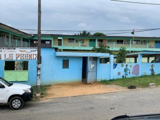 Cocody Riviera 3, face lycée Blaise Pascal vente école primaire et maternelle