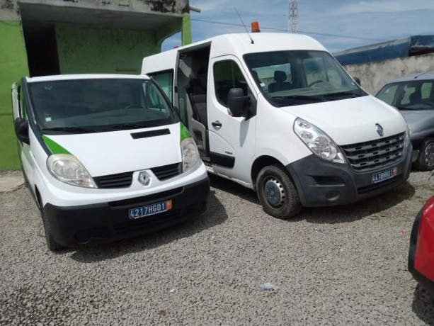 renault-master-fourgon-07-places-big-0