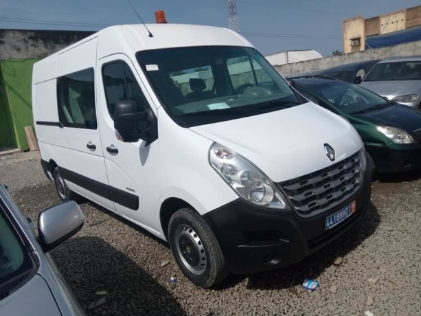 renault-master-fourgon-07-places-big-2