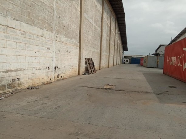 zone-portuaire-vridi-location-entrepot-9300m2-big-1