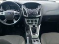 ford-focus-manuelle-essence-2014-small-2